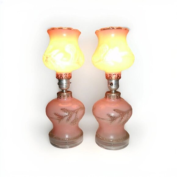 Vintage 1950s Art Deco Frosted Pink Glass Hurricane Boudoir Lamp - Picture 6 of 7